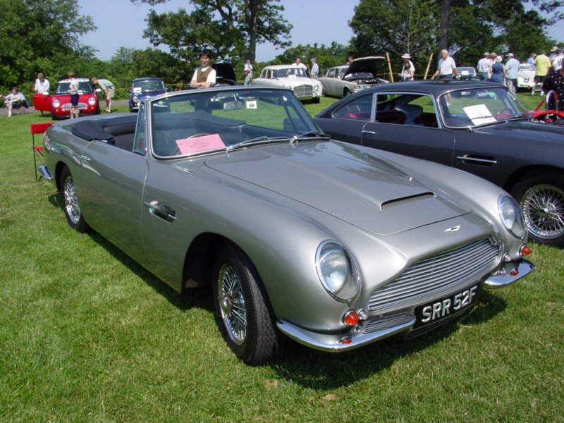 Aston Martin DB6 Vantage